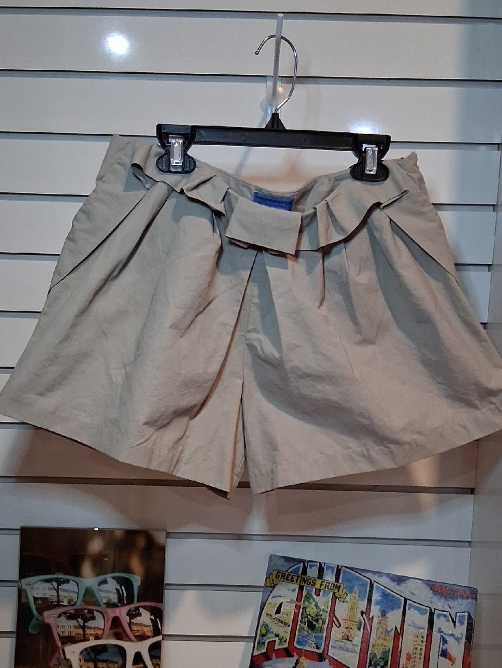 Simply Vera Vera Wang Beige Ruffle-Waist Pleated Skorts Womans